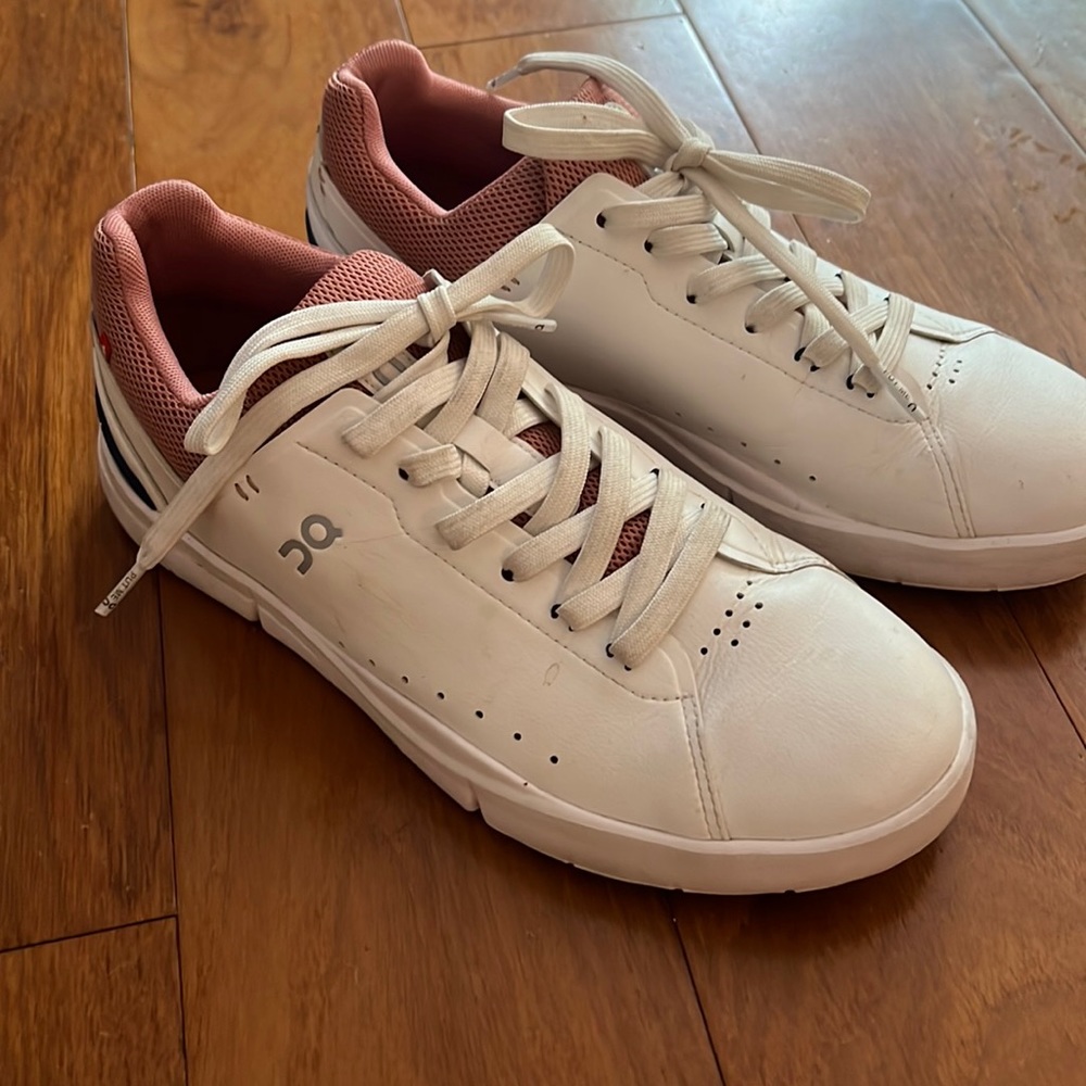 On The Roger Tennis Sneaker
